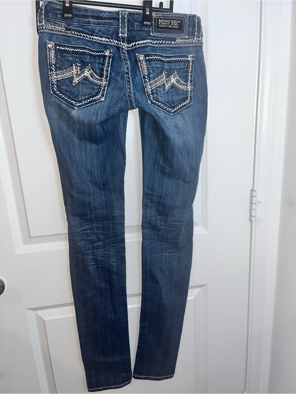 Miss Me Denim Brand Straight Skinny Leg Crystalized Y2K Jeans Sz 25 GlamDesigner